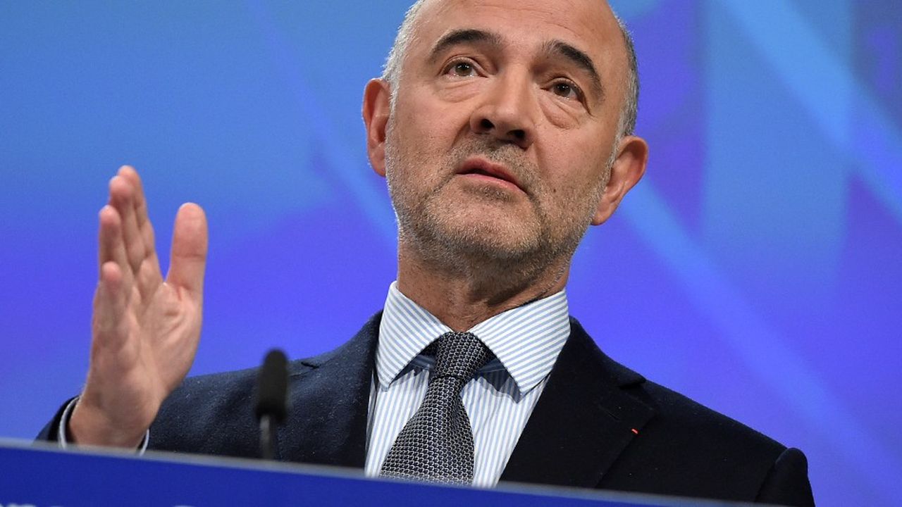 Pierre Moscovici, le commissaire européen chargé des Finances à Bruxelles, a promis de « suivre avec attention l'impact des annonces » faites par Emmanuel Macron.