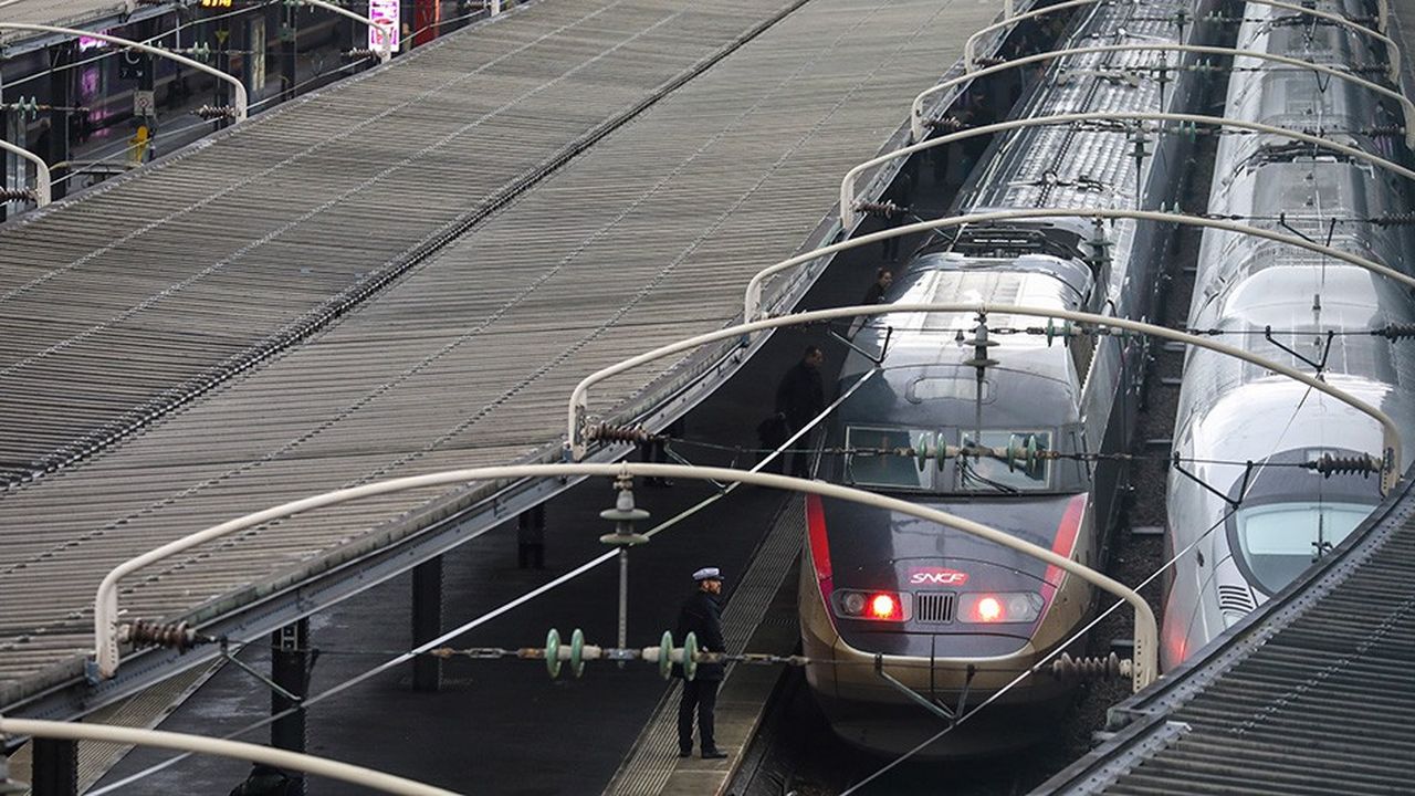 Selon l'Arafer, le taux de TGV en retard est de 24 %, alors que les chiffres fournis par la compagnie tournent bon an mal an autour de 10 %.