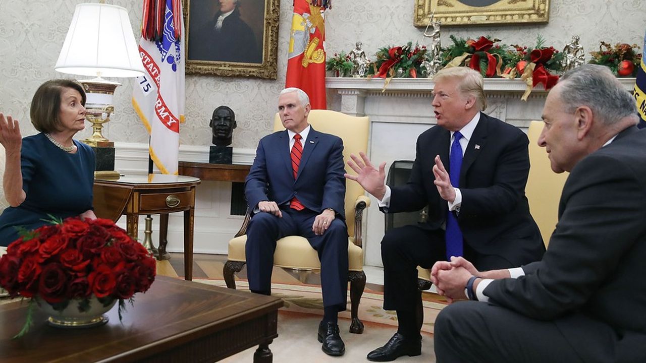 Donald Trump et les deux leaders démocrates Nancy Pelosi (Chambre des représentants) et Chuck Schumer (Sénat) se rencontraient dans le bureau ovale pour la première fois depuis les « midterms » de novembre