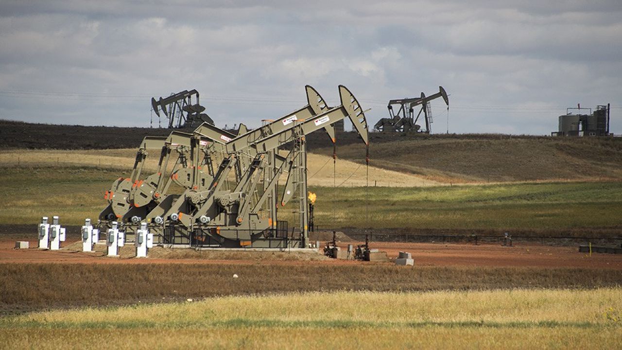 Principal problème pour le secteur : les puits forés par fracturation hydraulique s'épuisent vite. La production des puits dans le bassin du Bakken, dans le Dakota (photo) diminue de plus de 85 % dans les trois ans, contre un recul de 10 % par an pour un puits conventionnel.