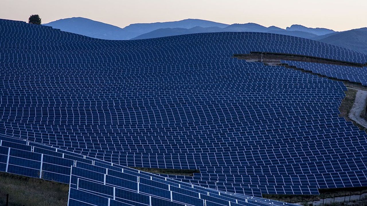 La ferme solaire des Mees produit, sur 70 hectares, 50GW par an et permet d'alimenter 83.000 habitants de la region