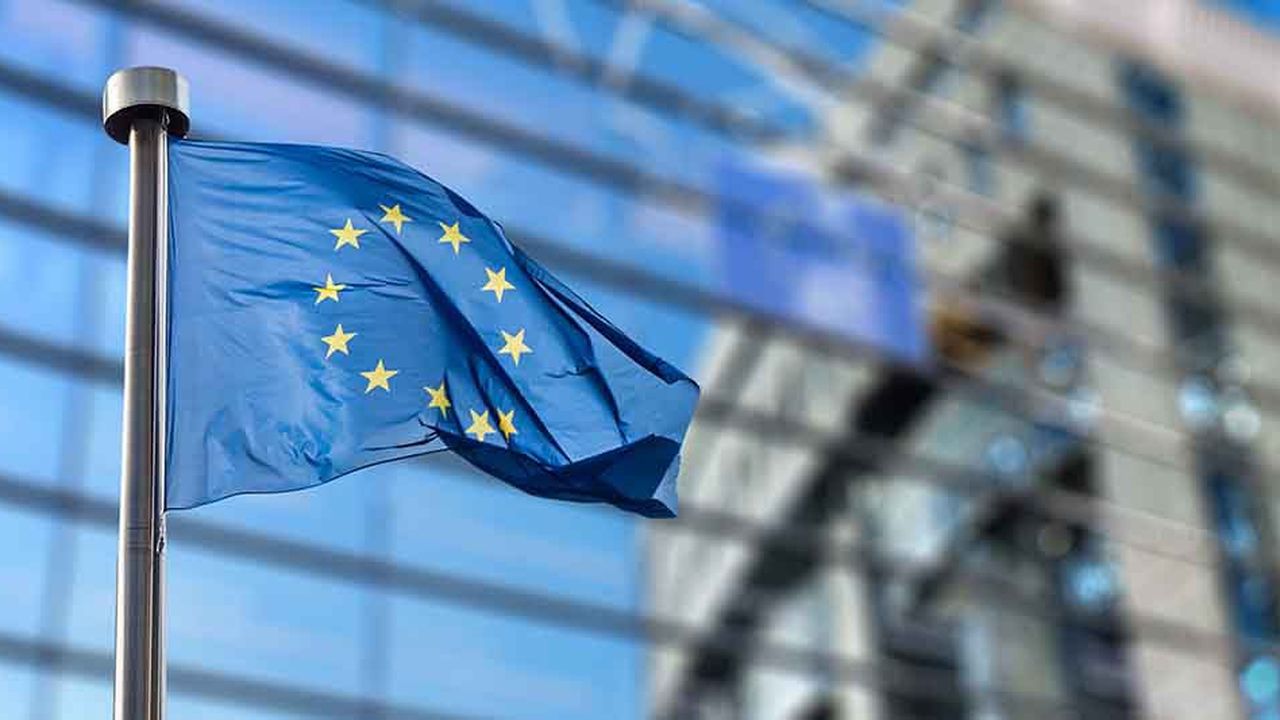 « Les Etats membres qui réglementent toujours les tarifs appliqués aux ménages pourront continuer à le faire », indique le communiqué du Parlement européen.
