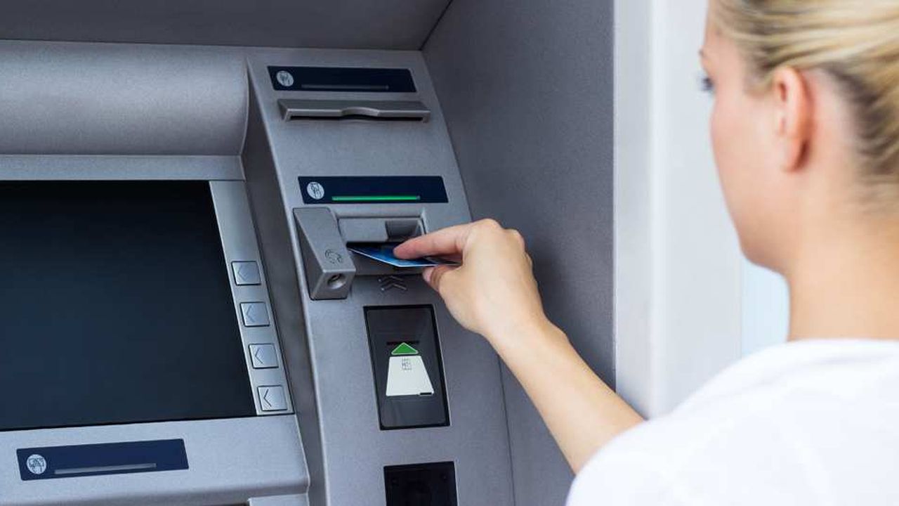 Les banques commencent à fermer des distributeurs automatiques de
