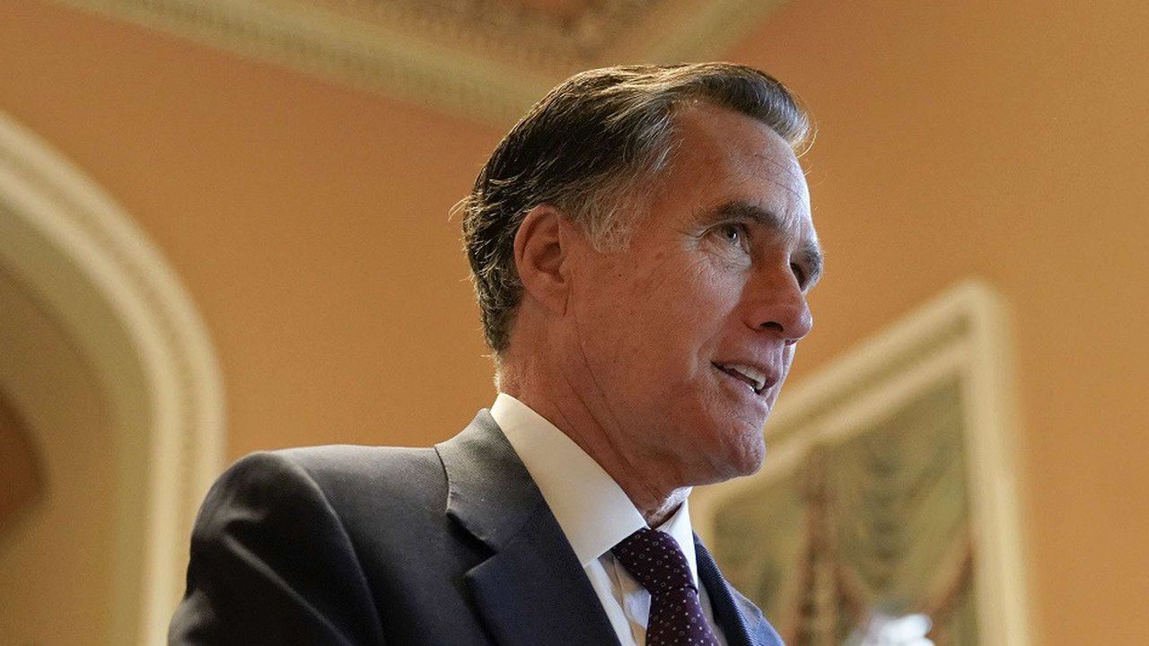 Candidat malheureux face à Barack Obama en 2012, Mitt Romney retrouve un mandat électif en entrant au Congrès.