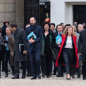 Comme le veut la tradition, les ministres sont arrivés à pied à l'Elysée pour le premier Conseil des ministres de l'année après avoir pris le petit-déjeuner au ministère de l'Intérieur, tout proche.