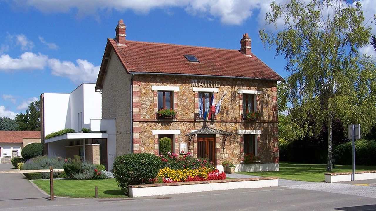Mairie d'Aulnay-sur-Mauldre.