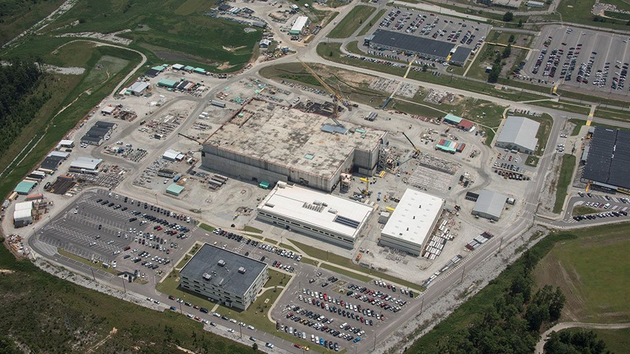 Les Etats-Unis et la Russie s'étaient entendus pour démanteler chacun 34 tonnes de plutonium issues de leur arsenal militaire. Une usine de MOX était en chantier sur le site de Savannah River (Caroline du Sud).