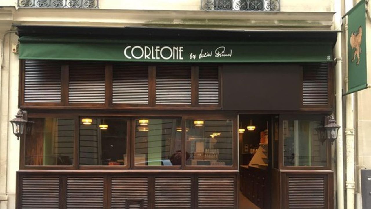 La fille de Toto Riina, un capo de la mafia sicilienne décédé en novembre 2017, a ouvert un restaurant à Paris, baptisé le Corleone. 