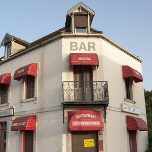 Le Crépuscule, bar-hôtel-restaurant-pizzeria.