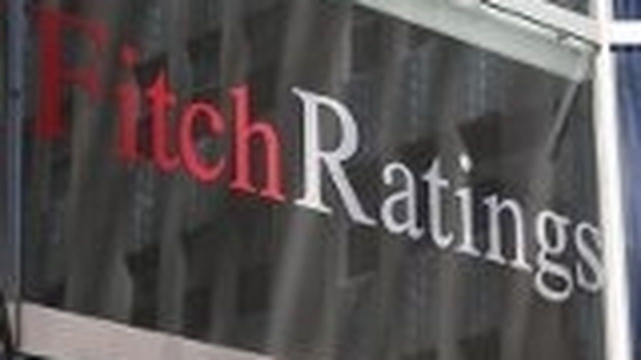 Fitch Abaisse La Note De Cinq Banques Grecques | Les Echos