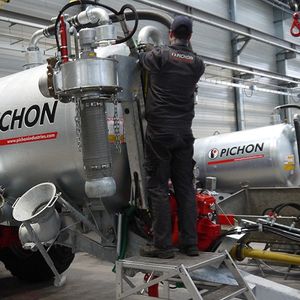 Pichon, spécialiste de la construction de tonnes d'épandage, a construit une usine à Landivisiau en 2016.