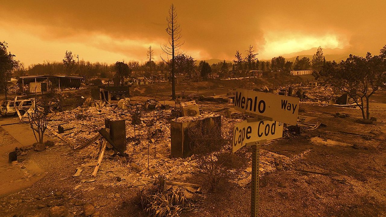 PG & E a été mis en cause dans 17 incendies en Californie en 2017 et est soupçonnée d'être à l'origine de celui de Camp Fire en 2018, le plus meurtrier de l'histoire de Californie.