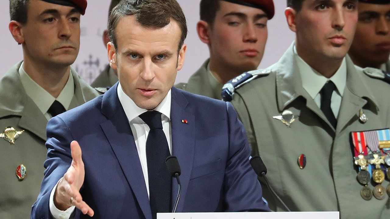 Le président Emmanuel Macron a longtemps remercié les militaires, leur exemplarité et leur engagement à Toulouse pour les voeux aux Armées