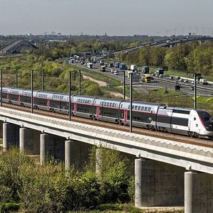 Ardian a coinvesti dans la nouvelle rame de TGV sur la ligne a grande vitesse LGV Tours-Bordeaux.