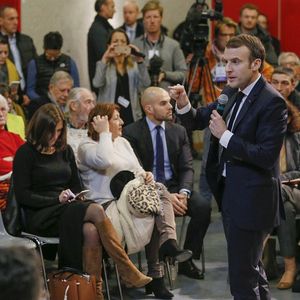 Emmanuel Macron a participé à un débat avec des citoyens à Bourg-de-Péage.