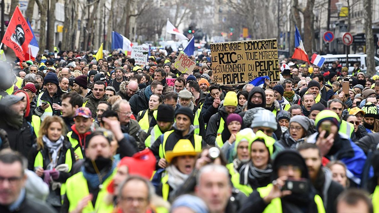 A Paris, les leaders du mouvement des « Gilets jaunes » appellent à rendre hommage aux blessés des dernières semaines