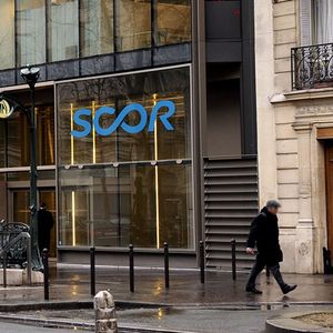 Le réassureur SCOR attaque au civil Barclays et Rothschild, les banques conseil de son premier actionnaire Covéa.
