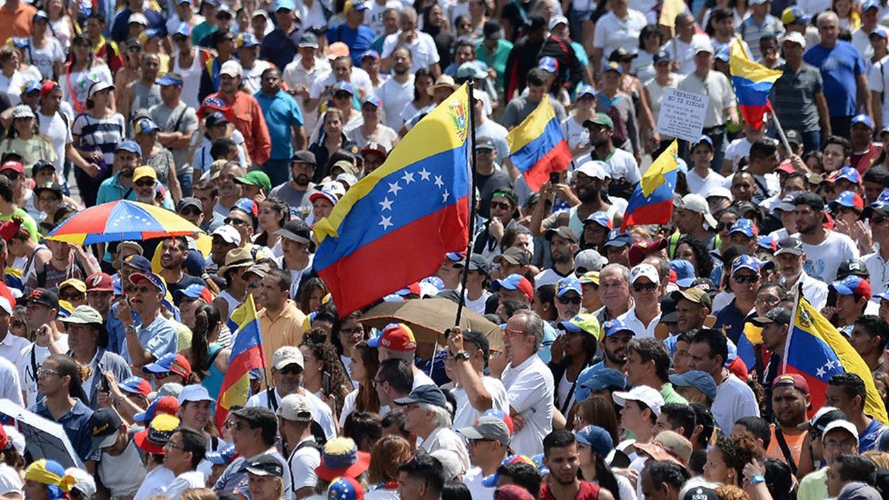 Le 2 février, des dizaines de milliers de Caracassiens sont descendus dans la rue de la capitale pour apporter leur soutien au chef de l'opposition Juan Guaidó qui s'est autoproclamé président par intérim du Venezuela.