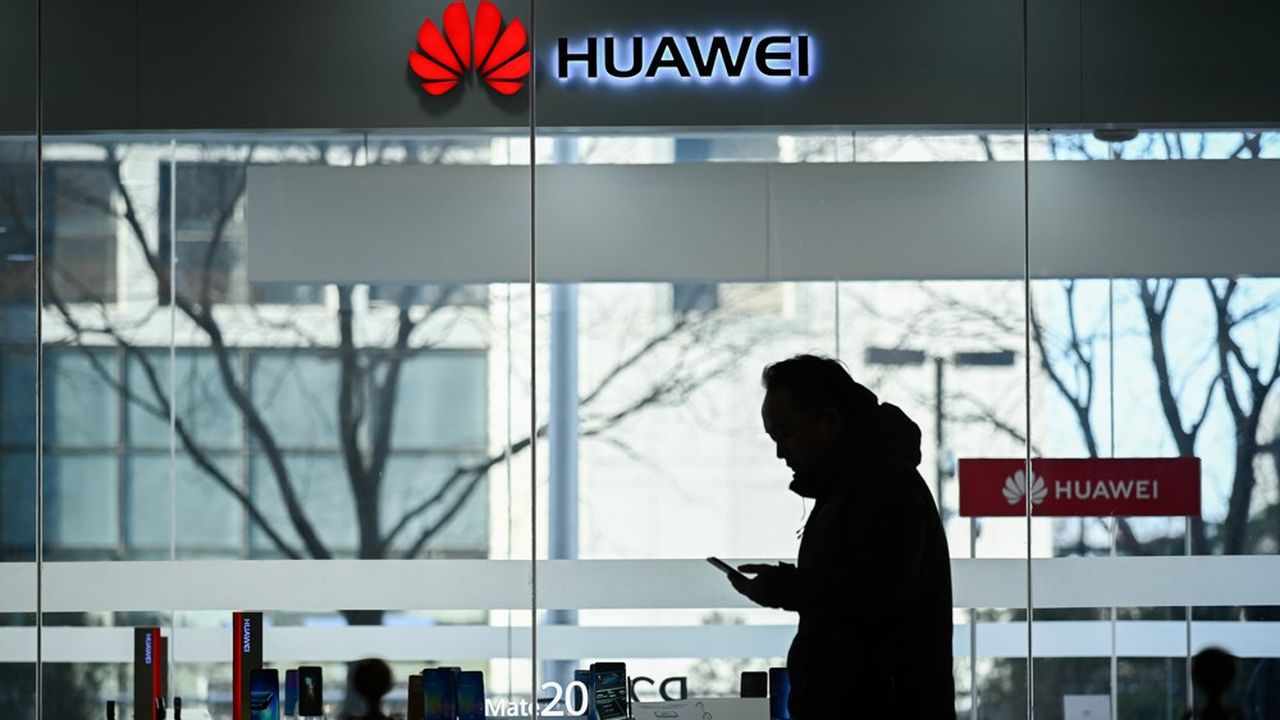 Déjà évincé des principaux appels d'offres relatifs à la 5G aux Etats-Unis, en Nouvelle-Zélande et en Australie, Huawei fait face à une défiance croissante en Europe.