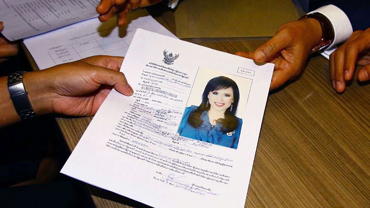 La princesse Ubolratana apparaît sur un document du parti Raksa Chart pour lequel elle s'est déclarée candidate au poste de Premier ministre.