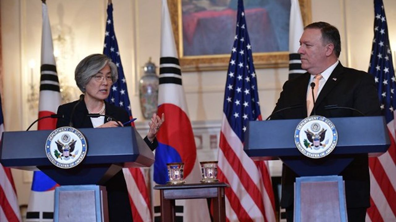 Le Secrétaire d'Etat américain Mike Pompeo et la ministre des affaires étrangères surd-coréenne, Kang Kyung-wha