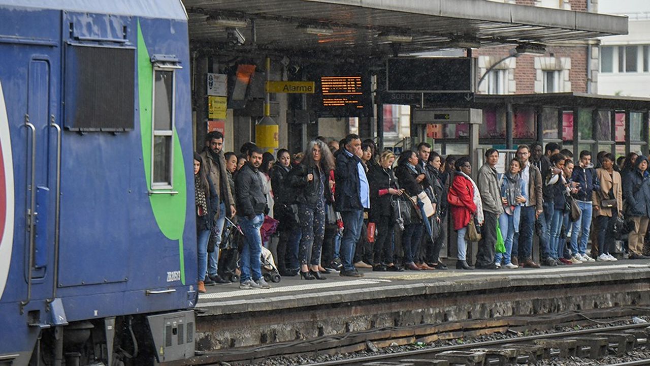 A Paris, près de 70 % des salariés utilisent bus, métro, RER, tram et autres trains de banlieue.