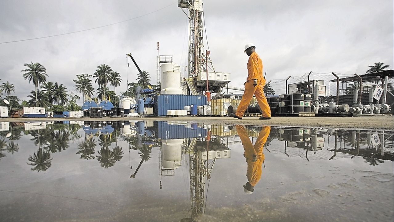 Экономическое развитие нигера. Нигерия нефть. Добыча нефти в Нигерии. Нефтедобыча в Африке. Нефть в Африке.