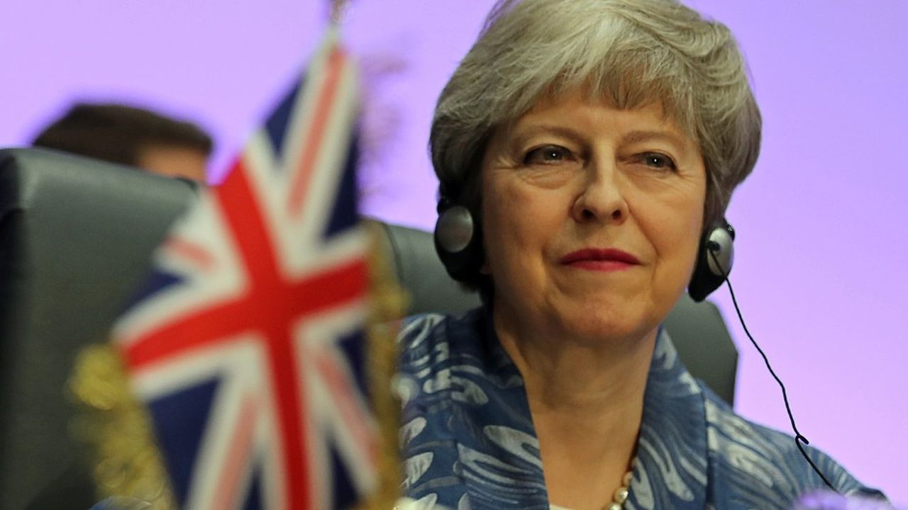 La Première ministre britannique Theresa May au sommet de Sharm el-Sheikh, où elle a pu échanger avec les dirigeants européens, notamment. 
