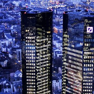 Les dirigeants de Deutsche Bank ont marqué leur accord pour des discussions informelles en vue de fusionner avec Commerzbank, selon de nombreuses sources. Mais il n'y a encore aucun mandat formel.