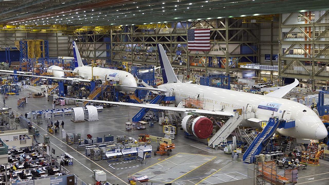 L'offensive sur les coûts, pensée et testée pour le 787, a été officiellement lancée en 2012 par James McNerney, alors patron de Boeing.