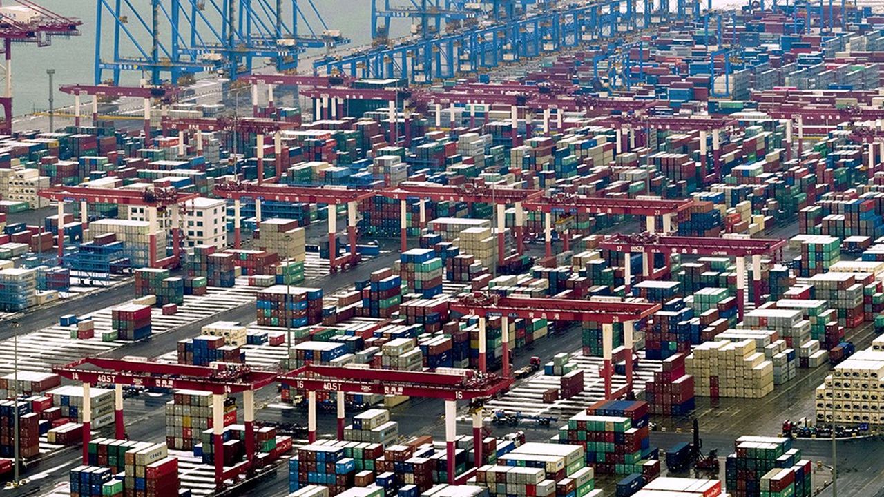 Des milliers de conteneurs sont expédiés dans le monde entier depuis le port de Qingdao, dans l'est de la Chine, photographié le mois dernier alors que les négociations commerciales entre Washington et Pékin se poursuivent.