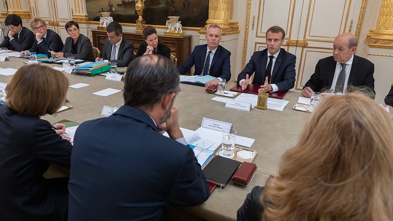 Emmanuel Macron a maintenu « une grande pression en Conseil des ministres sur les réformes ».
