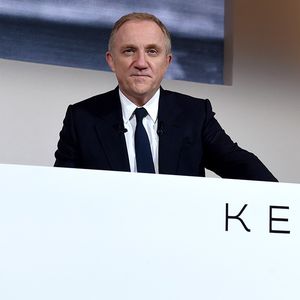 Kering, dirigé par Francois-Henri Pinault, a annoncé une forte hausse de ses dividendes en 2019, après l'annonce de bons résultats 2018. (Photo by ERIC PIERMONT / AFP)