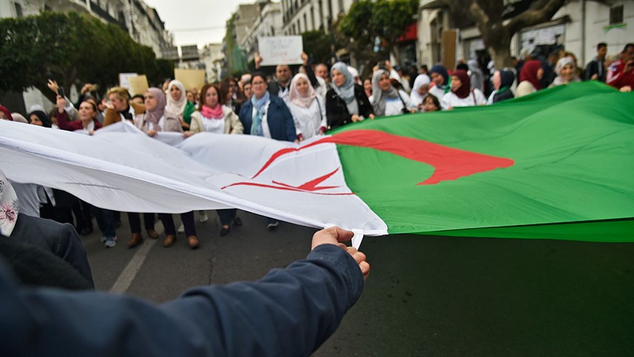 Le 19 mars les manifestants ne désarmaient pas à Alger pour réclamer le départ du président, Abdelaziz Bouteflika, qui veut se maintenir au pouvoir au-delà de son quatrième mandat.