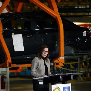 Mary Barra, la PDG de General Motors, a annoncé que l'usine d'Orion fabriquerait le prochain modèle électrique du groupe.