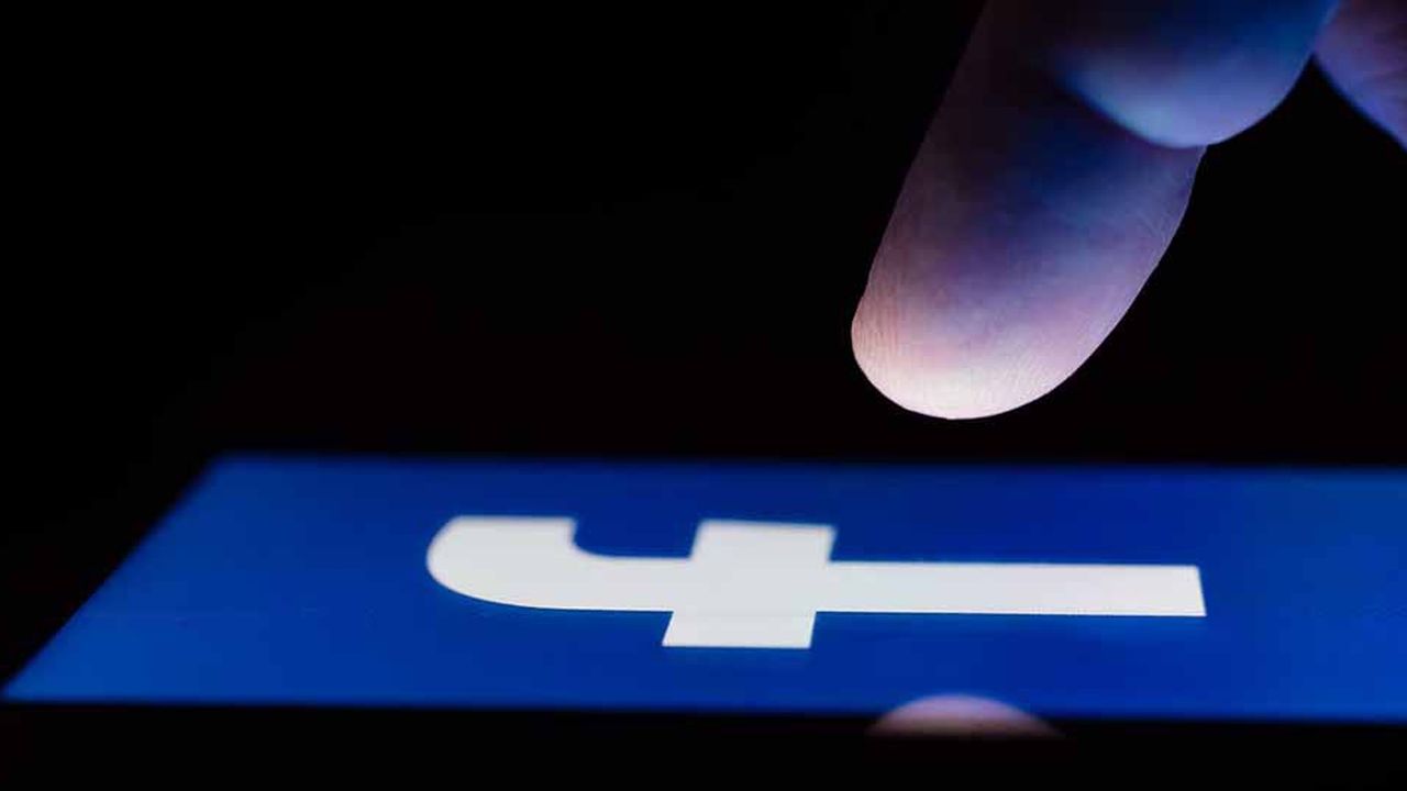 Selon les correspondances entre Facebook et les autorités, la firme de Mark Zuckerberg a pris presque deux semaines pour découvrir la faille de sécurité.
