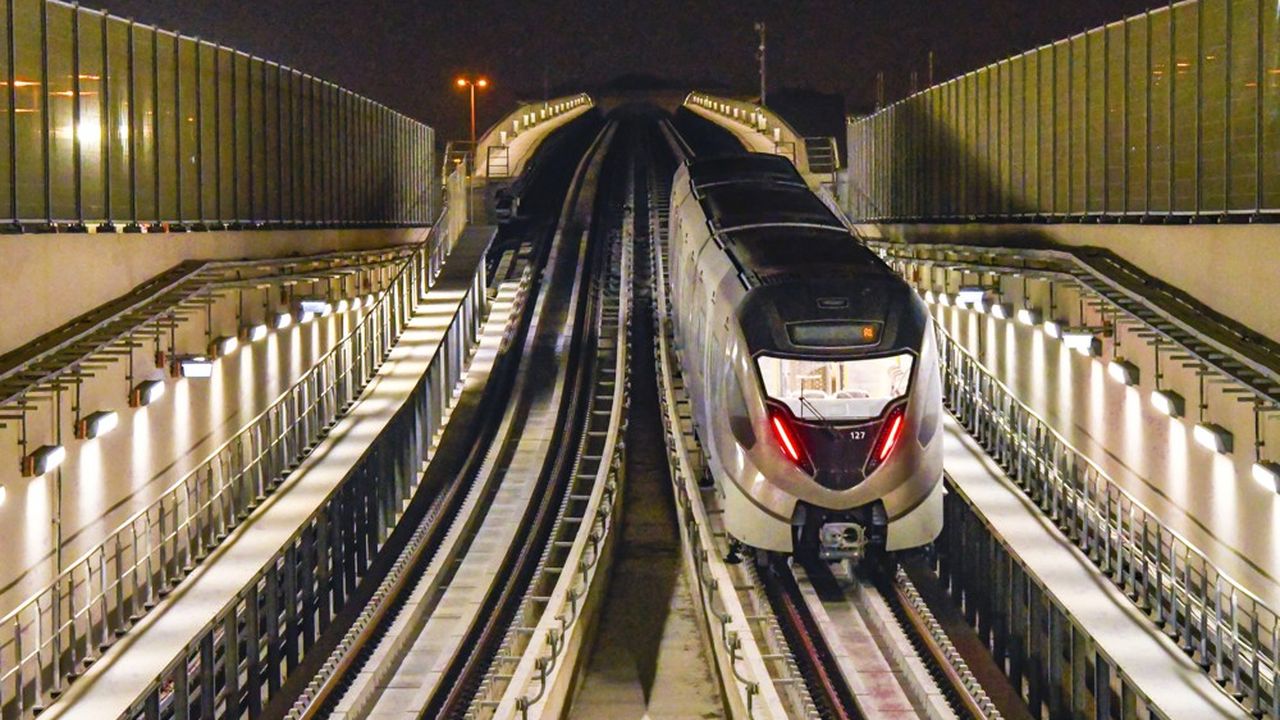 Le métro de Doha sera opéré par la coentreprise du qatari Hamad group (51 %) et des français RATP Dev et Keolis (49 %), avec du matériel fourni par les japonais Kinki Sharyo et Mitsubishi.