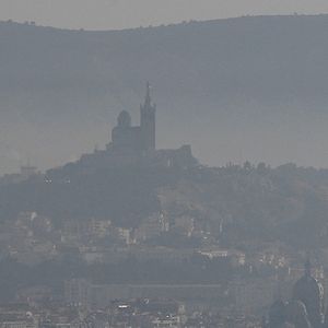 A Marseille, 31 % des crèches et 22 % des écoles sont situées dans des zones où les concentrations de dioxyde d'azote (NO2) dépassent les normes.