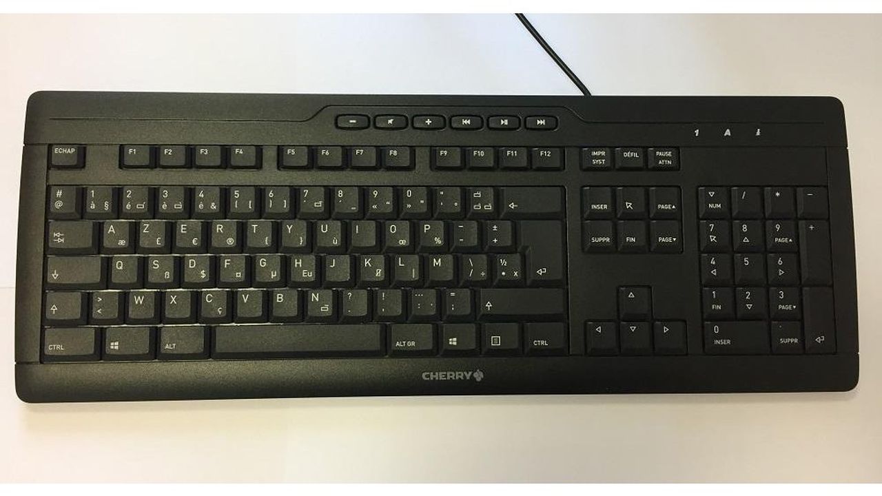 Le nouveau clavier Azerty selon la norme Afnor, prototype du fabricant Cherry.