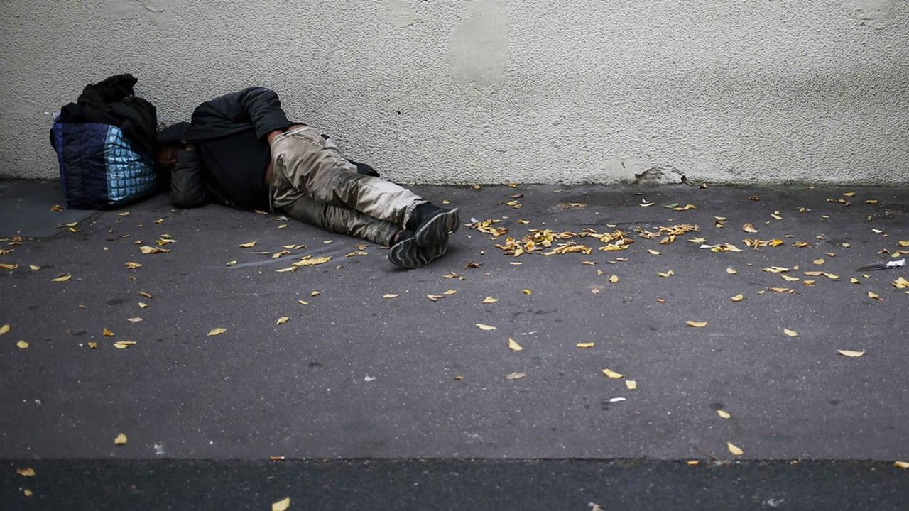 Un sans-abri à Caen. En France comme dans la plupart des pays d'Europe, le nombre de sans domicile fixe a fortement augmenté ces dix dernières années.