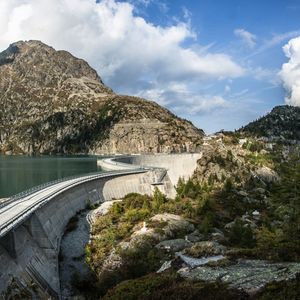 EDF conservera en Suisse une participation de 50 % dans le barrage hydroélectrique d'Emosson.