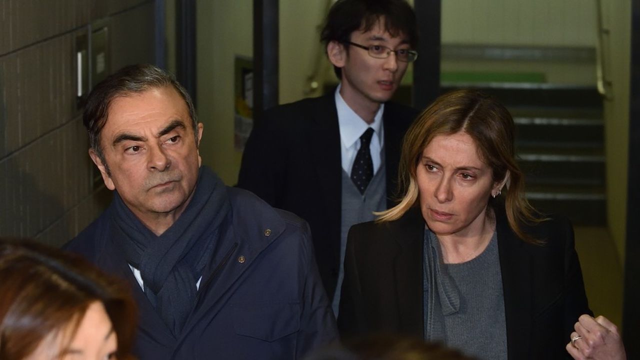 Le couple Ghosn pris en photo le 3 avril dernier, à Tokyo, à la veille de la nouvelle arrestation de l'ex-patron de Renault Nissan.