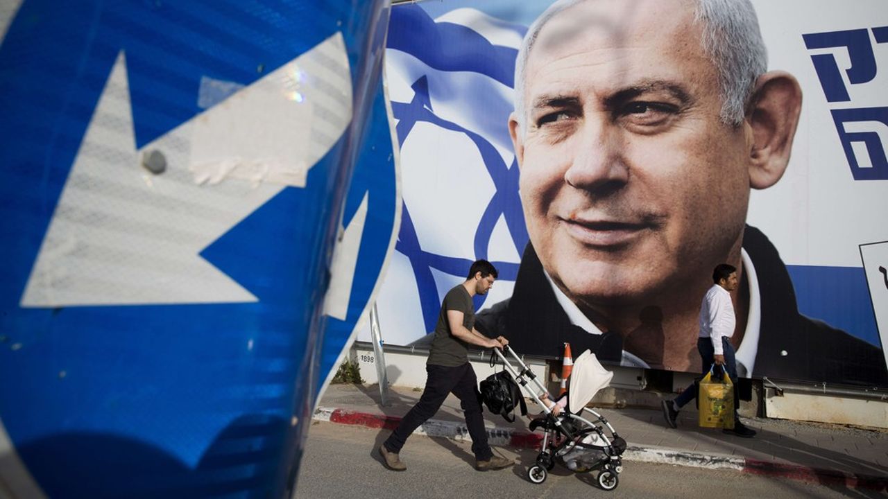 Benjamin Netanyahu a largement dominé la vie politique israélienne pendant trente ans. Pour la première fois depuis dix ans il semble menacé.