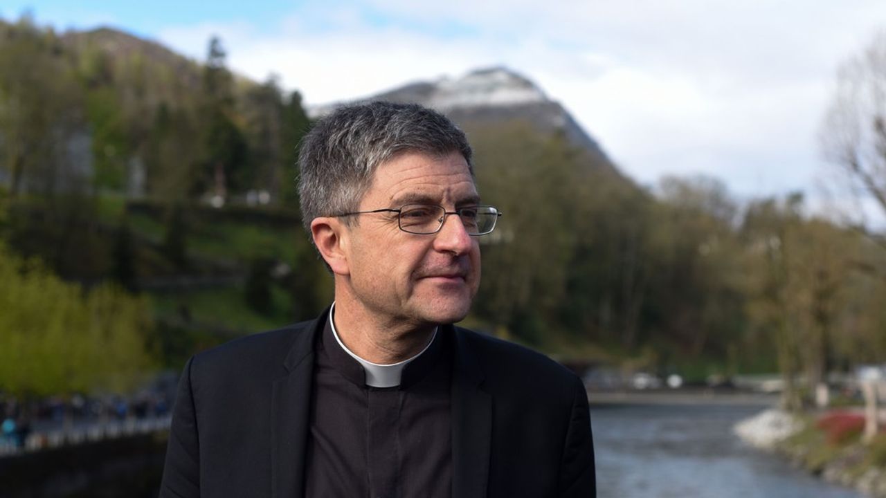 Ordonné prêtre en 1991, Eric de Moulins-Beaufort a notamment été secrétaire particulier de Mgr André Vingt-Trois.