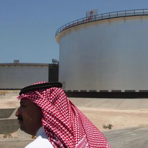 Le géant pétrolier Saudi Aramco a attiré plus de 100 milliards de dollars de demande pour sa première émission obligataire.