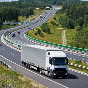 A l'horizon de 2025, les rejets moyens des camions neufs devront avoir baissé de 15 % par rapport à 2019