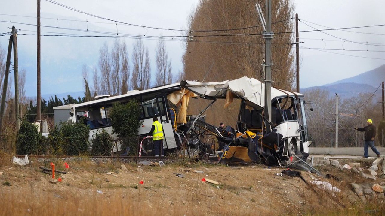 L'accident d'un bus scolaire à Millas (Pyrénées-orientales), qui a entraîné le décès de 6 enfants, a marqué l'opinion publique. 42 morts ont été enregistrés à des passages à niveau cette année-là.