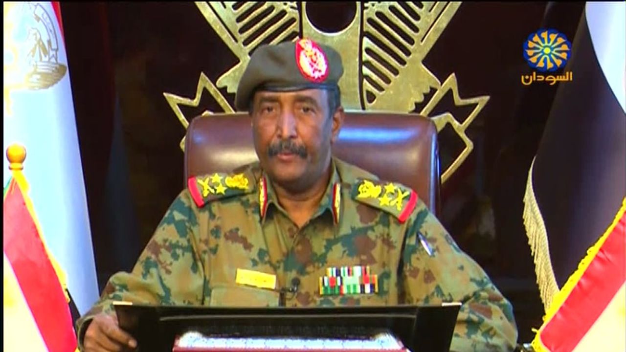 Le général Abdel Fattah al-Burhan Abdulrahman a promis de rendre le pouvoir aux civils.