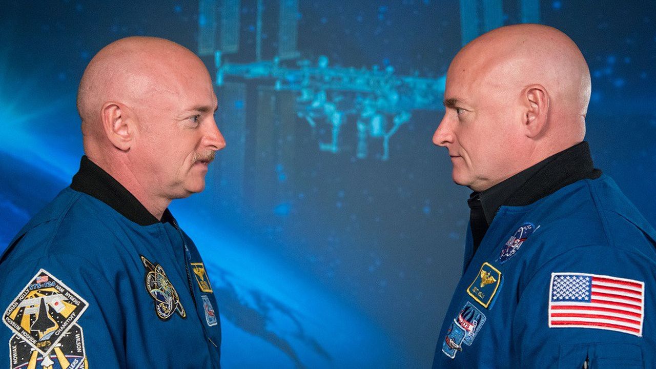 Les jumeaux astronautes Scott et Mark Kelly en 2015