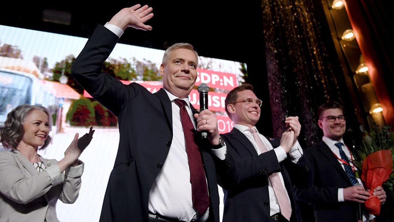 Le président du parti social-démocrate finlandais, Antti Rinne, au premier plan.